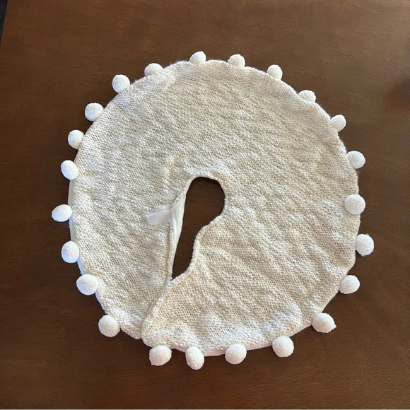 WONDERLAND Other - Wondershop Mini Christmas Tree Skirt, White Knit w/  PomPom Trim